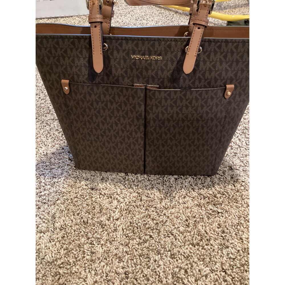 Michael Kors Jet Set Travel - Picture 3 of 8